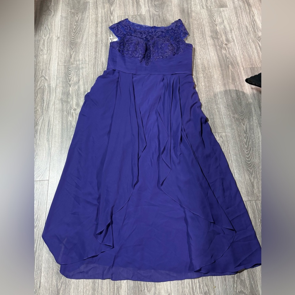 Elegant Purple Lace Evening Gown